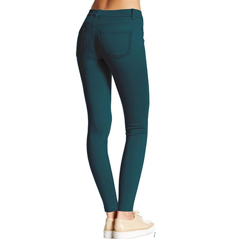 Naisten syksyiset ja talviset kapeat farkkuhousut.