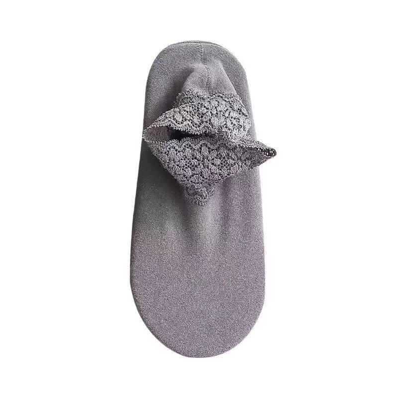 Muodikkaat pitsikoristeiset lämpösukat