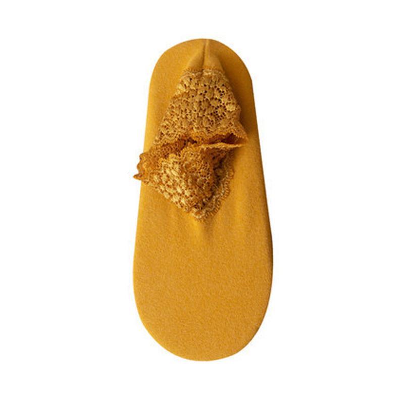 Muodikkaat pitsikoristeiset lämpösukat