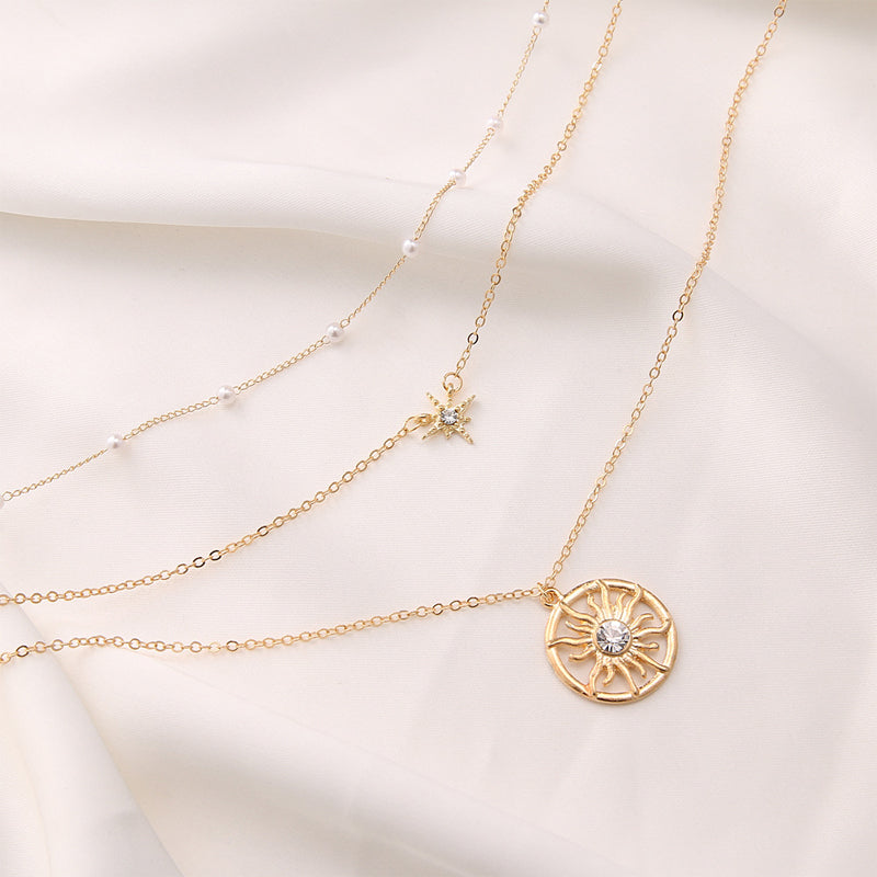 Monikerroksinen geometrinen timanttikaulakoru