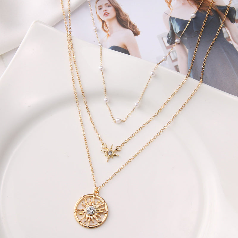 Monikerroksinen geometrinen timanttikaulakoru