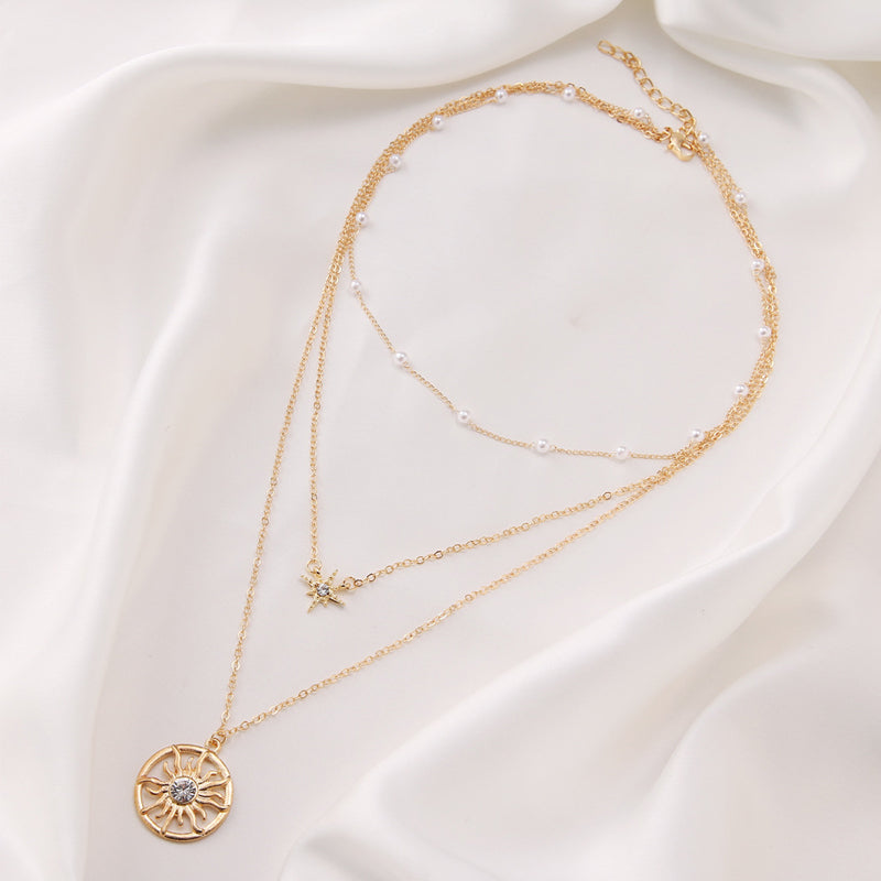 Monikerroksinen geometrinen timanttikaulakoru