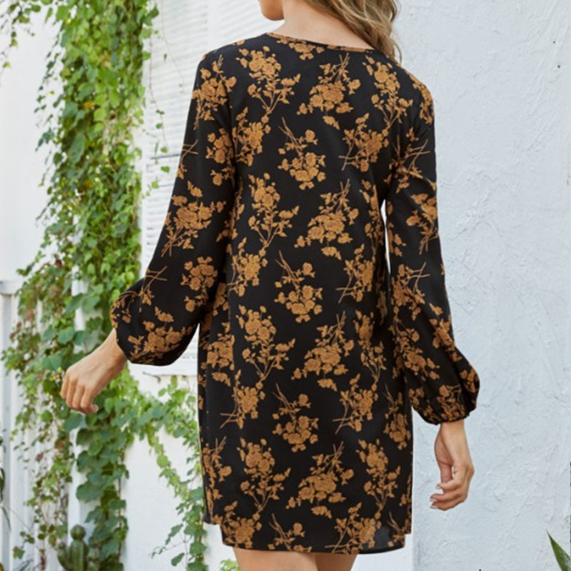 Kukkakuvioinen Pitkähihainen Minimekko (Osta 2,-10%;Osta 3 ,-15%;Osta 4,-20%)