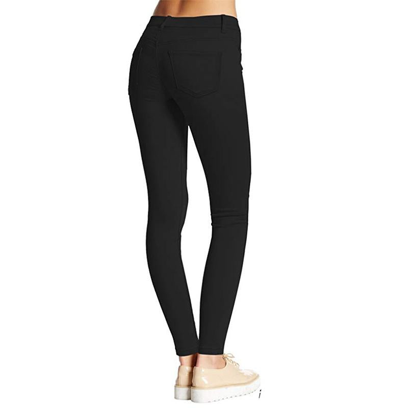 Naisten syksyiset ja talviset kapeat farkkuhousut.