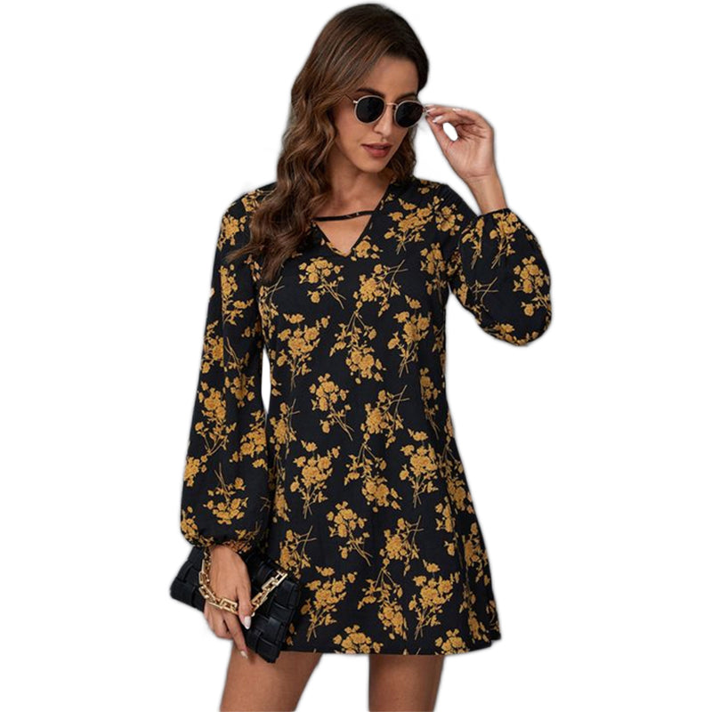 Kukkakuvioinen Pitkähihainen Minimekko (Osta 2,-10%;Osta 3 ,-15%;Osta 4,-20%)