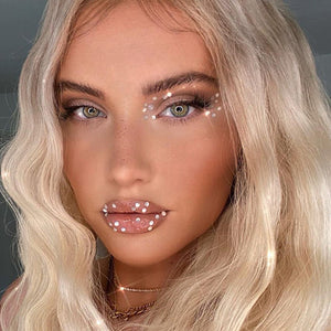 Sekakokoiset luomivärit ja kasvotimantit.