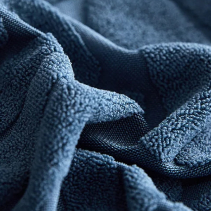 Kulutusta kestävä universaali sohvan päällinen