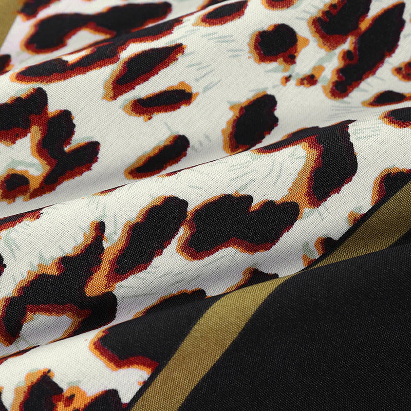 Pitkähihainen väljä v-kaula printtimekko