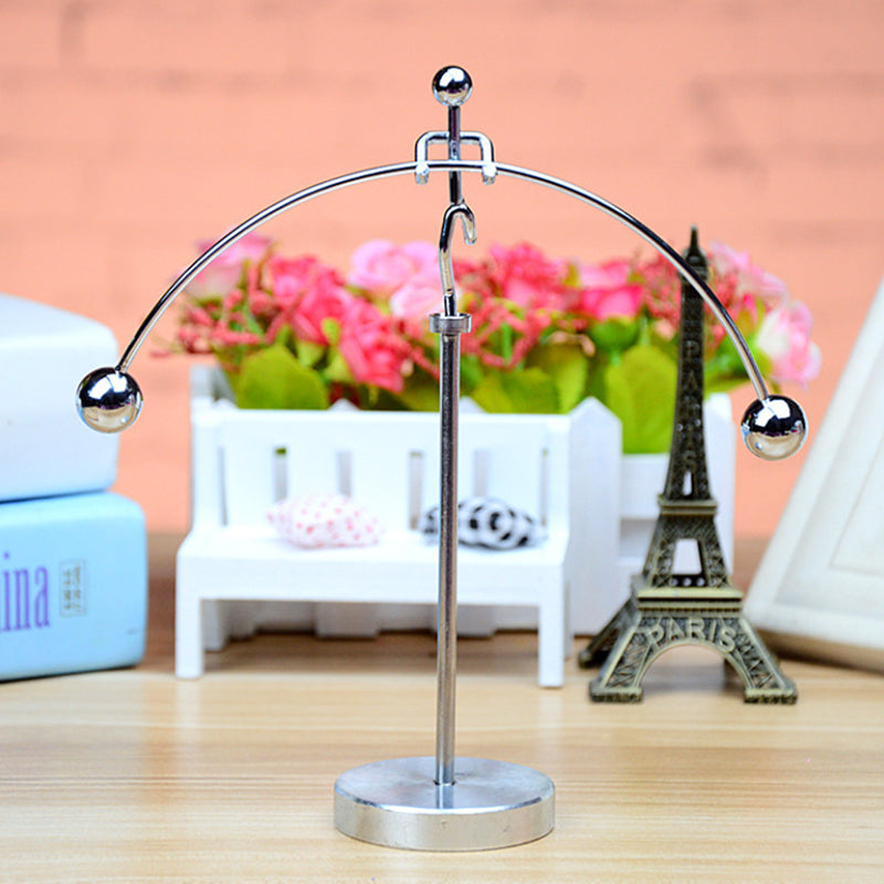 Moderni tasapaino metallikoriste