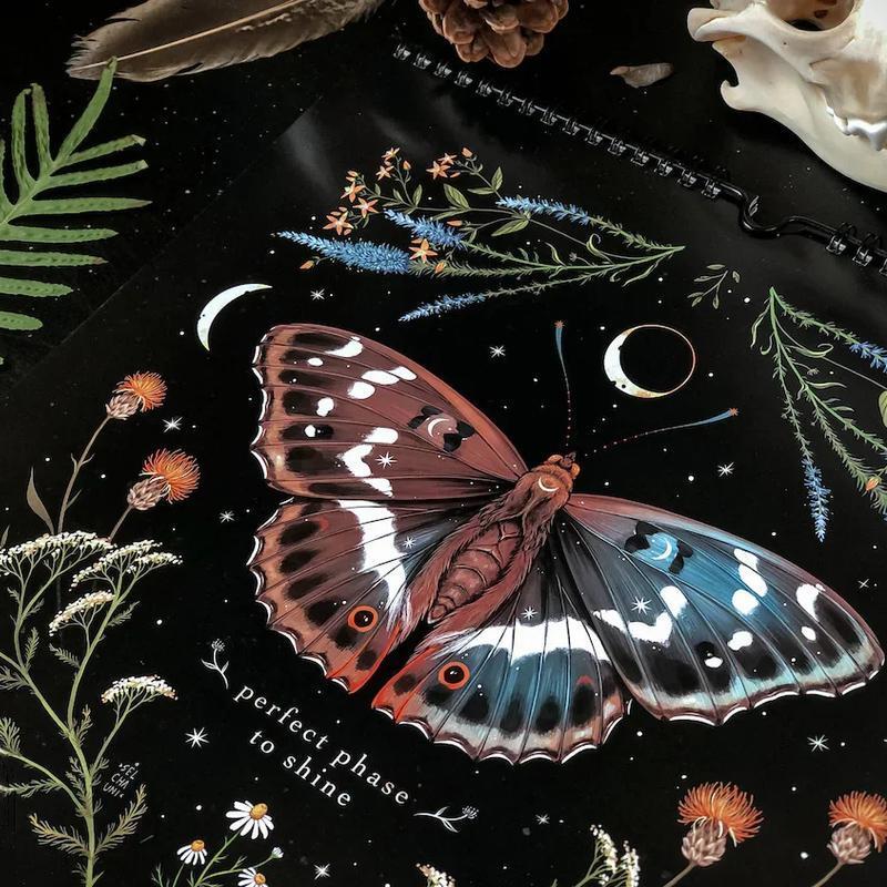 2022 kalenteri "Dark Forest Lunar Calendar"