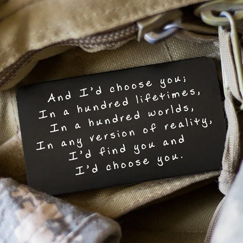 "And I'd choose you" Laserilla kaiverrettu metallinen lompakkokortti