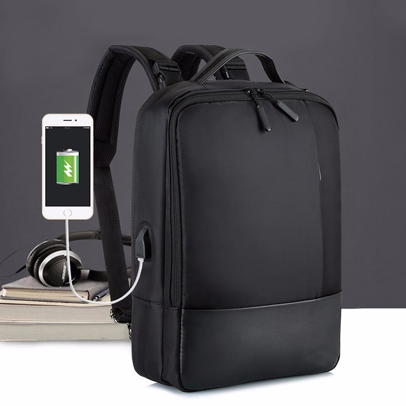Varkaudenesto Läppäri Reppu USB-portilla