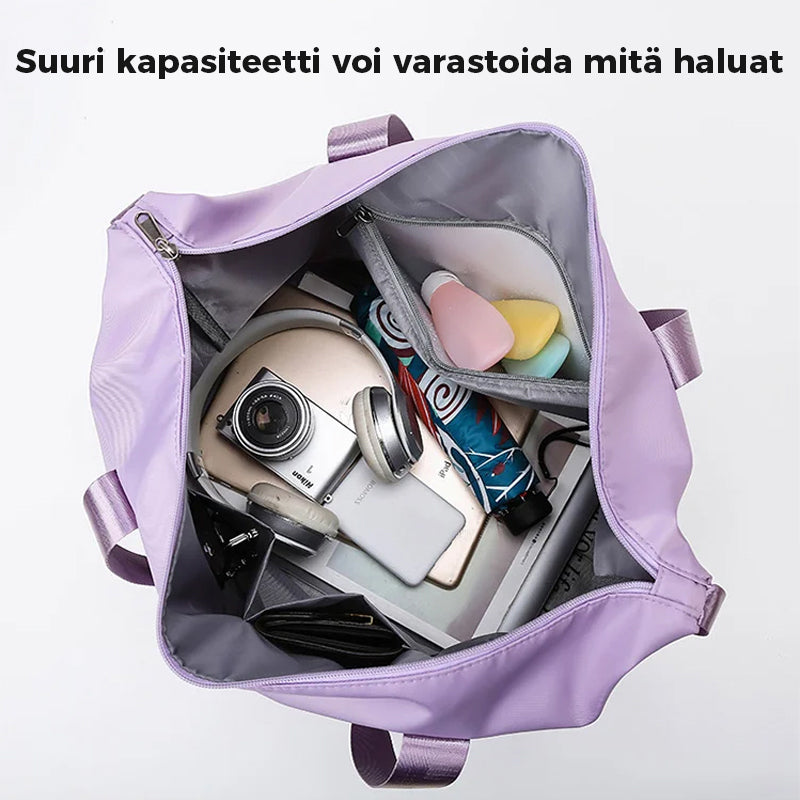 Tilava kaksikerroksinen matkakassi