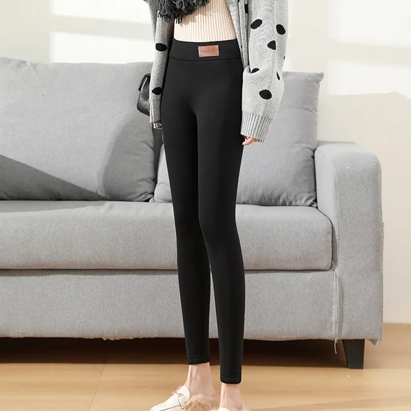 Naisten leggingsit fleece-vuorella