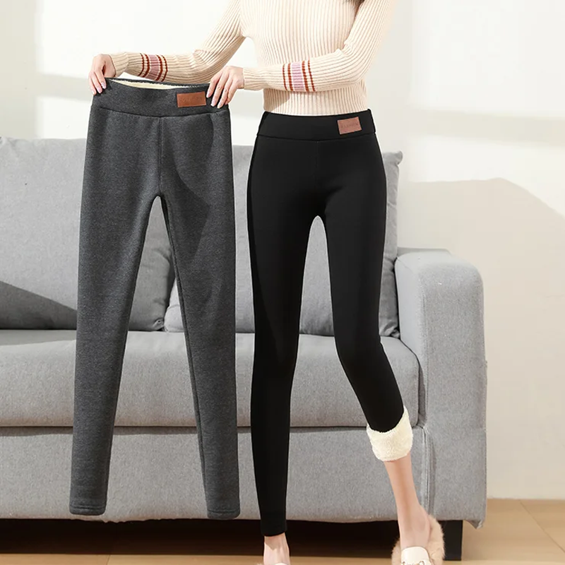 Naisten leggingsit fleece-vuorella